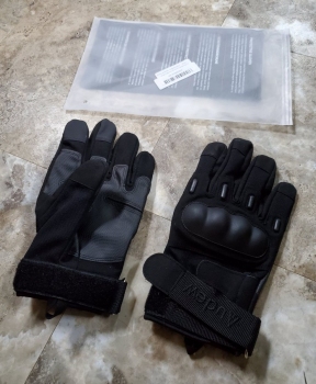 Packaging and gloves